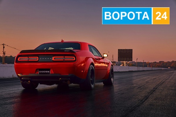 Новый Dodge Challenger SRT Demon на дорогах Киева
